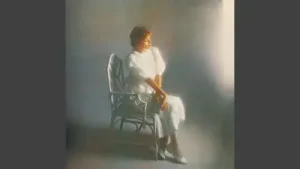 Ajda Pekkan – Dertliyim Arkadaş Albüm Kapağı