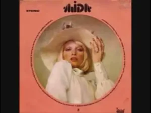 Ajda Pekkan – İnanmam Albüm Kapağı