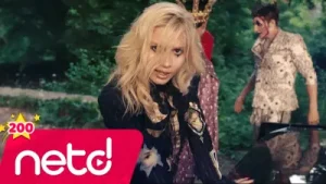 Aleyna Tilki Yalnız Çiçek Ft Emrah Karaduman Albüm Kapağı