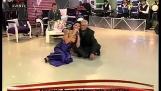 Ankaralı Ayşe Dinçer Bahçenize Bir Taş Attım Vişneye