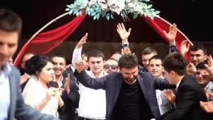 Ankaranın Bebesi Ağır Oynar İnceden Albüm Kapağı