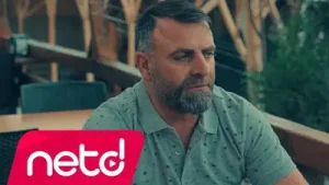Apo Akagündüz Benden Uzak Dur Albüm Kapağı