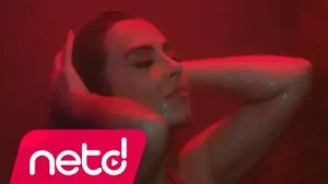 Aslı Hünel Yar Ayrı Gayrın mı Var Albüm Kapağı