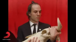 Ati ve Aşk Üçgeni Çok Gizli