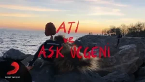 Atı ve Aşk Üçgeni Yaşlı Köpek
