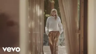 Ayla Çelik Aşık Oldum Giderken