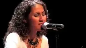 Aynur Doğan Akşam Olur Karanlığa Kalırsın Albüm Kapağı
