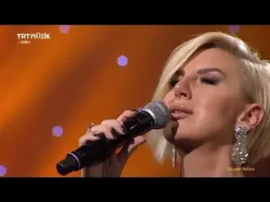 Ayşe Ekiz Her Mevsim İçimden Albüm Kapağı