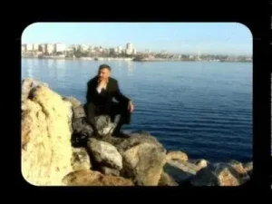 Azer Bülbül İyi Değilim Albüm Kapağı