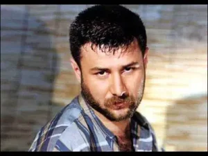 Azer Bülbül Kurşundan Beterdi Albüm Kapağı
