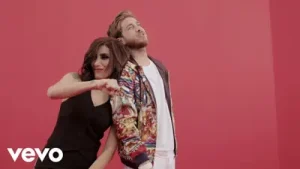 Bambaşka Biri İrem Derici Albüm Kapağı
