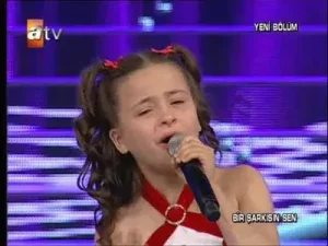 Berna Karagözoğlu Ellerini Çekip Benden Albüm Kapağı