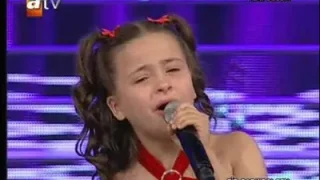 Berna Karagözoğlu Ellerini Çekip Benden