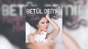 Betül Demir Herkes Haklı Versiyon Albüm Kapağı