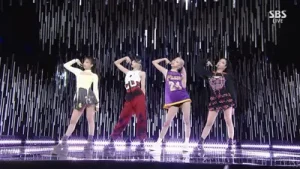 Blackpink Pretty Savage 1011 Sbs Inkigayo Albüm Kapağı