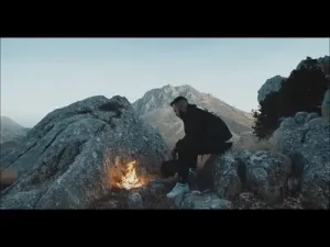 Bora Hısır Geri Dönemem Albüm Kapağı