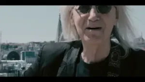 Bulutsuzluk Özlemi Hayat Geçerken Mücella Albüm Kapağı