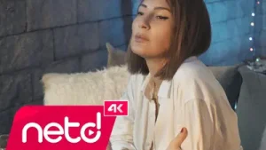 Burcu Erkıvanç – Evire Çevire Albüm Kapağı