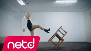 Burcu Furtun Karakol Albüm Kapağı