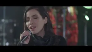 Burcu Güneş Bir Ay Doğar