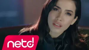 Burcu Güneş Uryan Geldim