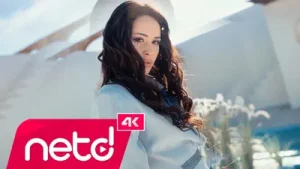 Cansu Özcan Vur Yüreğim Albüm Kapağı