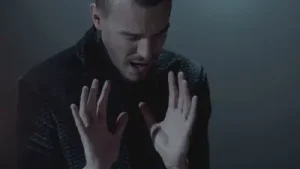 Cem Adrian – Sana Sarılınca Albüm Kapağı