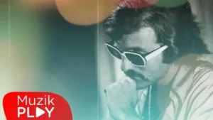 Cem Karaca Deniz Üstü Köpürür Albüm Kapağı