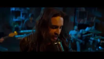 Cenk Cengiz - Sen Sevdiğim Kadındın video klibi