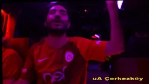 Demlenirken Lamba Altında Albüm Kapağı