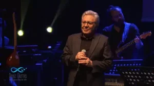 Deniz 70 Yaşında Yiğidim Aslanım Zülfü Livaneli Albüm Kapağı