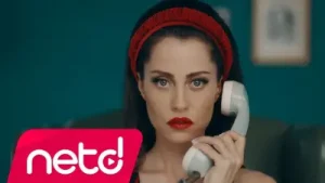 Derya Uluğ Ah Zaman Albüm Kapağı