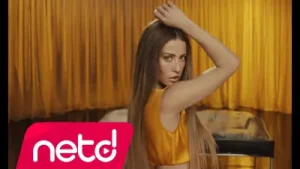 Derya Uluğ Kanunlar Gibi Albüm Kapağı