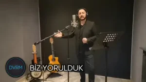 Devrim Ekiz Biz Yorulduk Albüm Kapağı