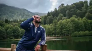 Diyar Pala Uzak Ol Albüm Kapağı