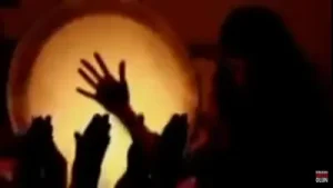 Duvarda Elek Mi Olur El Kızı Melek Mi Olur Original Video Albüm Kapağı