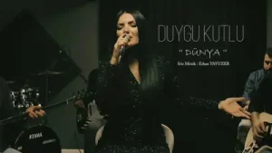 Duygu Kutlu Dünya 2019 Albüm Kapağı