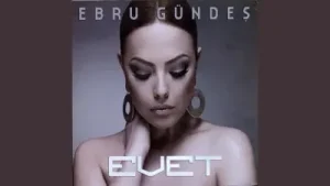 Ebru Gündeş Ayrılmasaydık Evlenirmiydik Albüm Kapağı