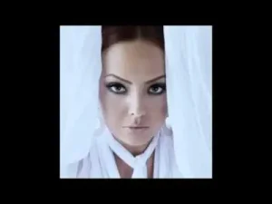 Ebru Gündeş Ben Olmayınca Albüm Kapağı