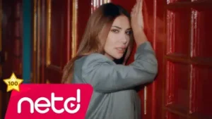 Ebru Yaşar Kalmam Albüm Kapağı