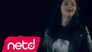 Ebruli Muharrem Yağmur Yağar İnceden