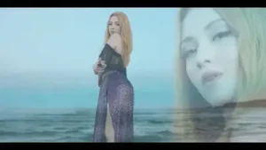 Ece Seçkin Adeyyo Albüm Kapağı