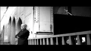 Edip Akbayram Metrisin Önü