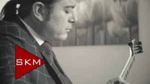 Efe Güngör Şu Kışlanın Kapısına Albüm Kapağı