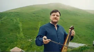 Ekin Uzunlar Sıra Sende Albüm Kapağı