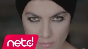 Elif Altıntaş Unut Beni Albüm Kapağı