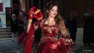 Emine Samet Kına Gecesi 2019 4K Osmaniye Bahçede Testi Kırma Oyunu İzleyin Albüm Kapağı