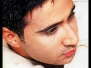 Emrah Yanıyor Gönlüm Albüm Kapağı