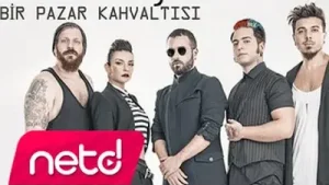 Emre Aydın Feat. Model Bir Pazar Kahvaltısı Albüm Kapağı