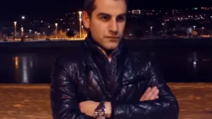 Ertan Akgün O Ben Değilim Albüm Kapağı
